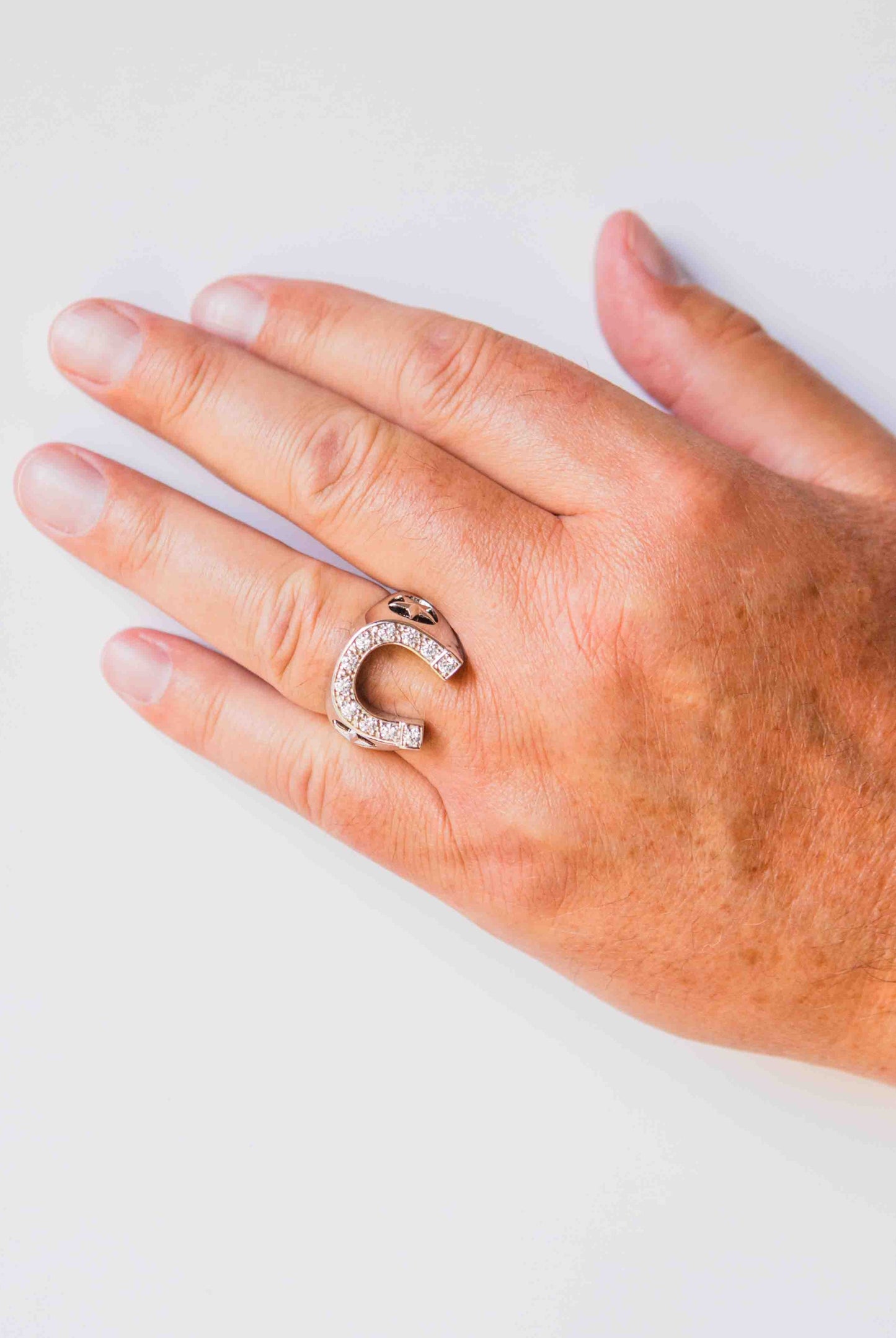 Kelly Herd Men's Engraved Stars Horseshoe Ring - Sterling Silver